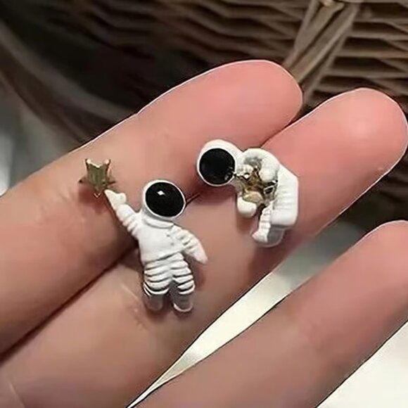 White Enamel Space ASTRONAUT Stud Earrings - Picture 2 of 3